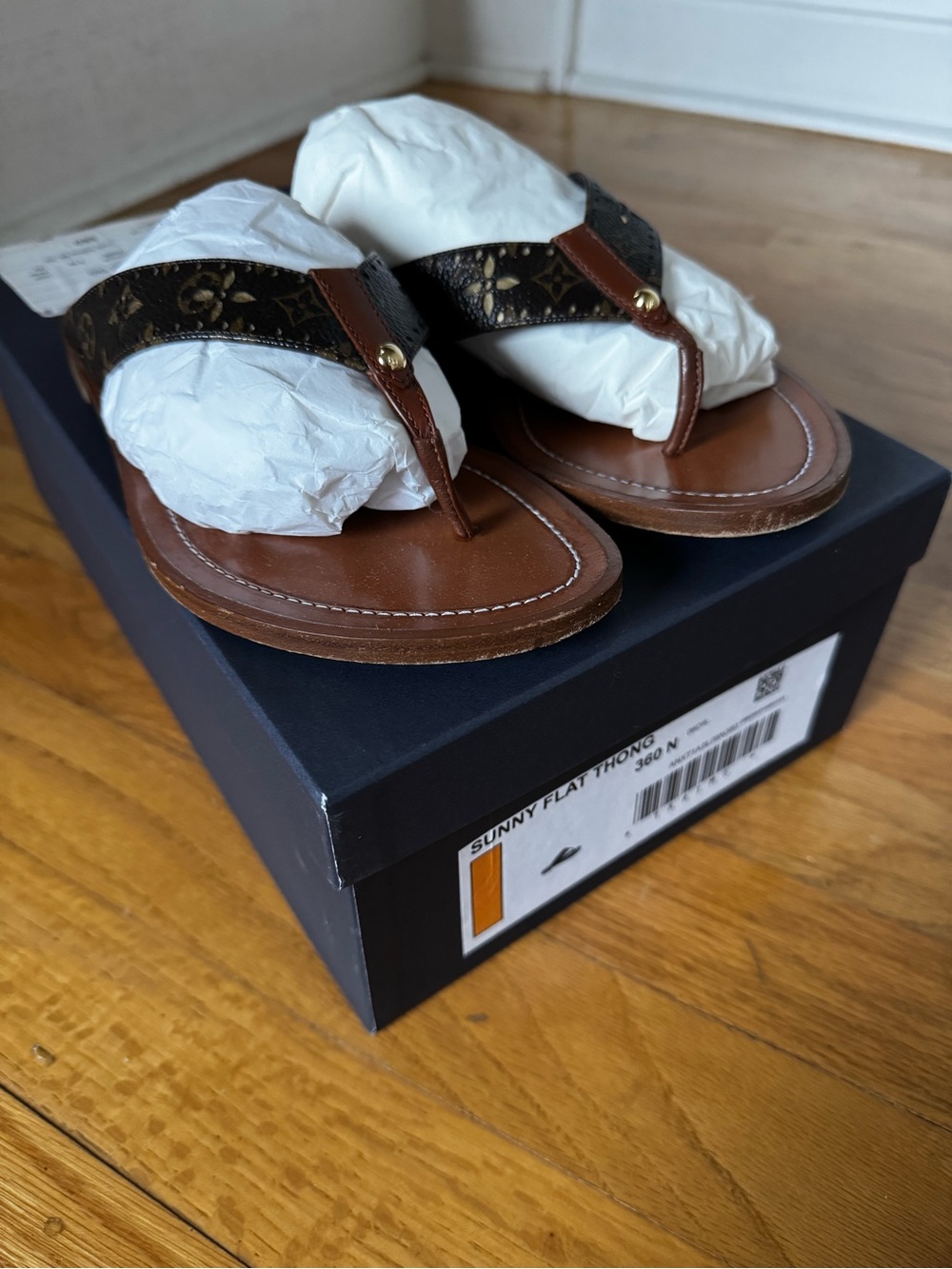 Louis Vuitton Brown and Black Leather Thong Sandals